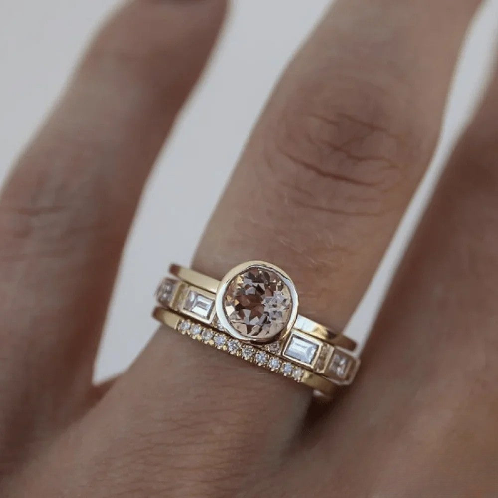 Bague élégante avec incrustation