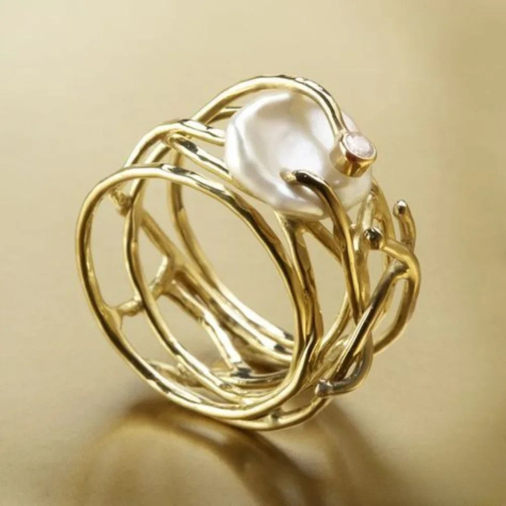 Antieke dunne ring met parel
