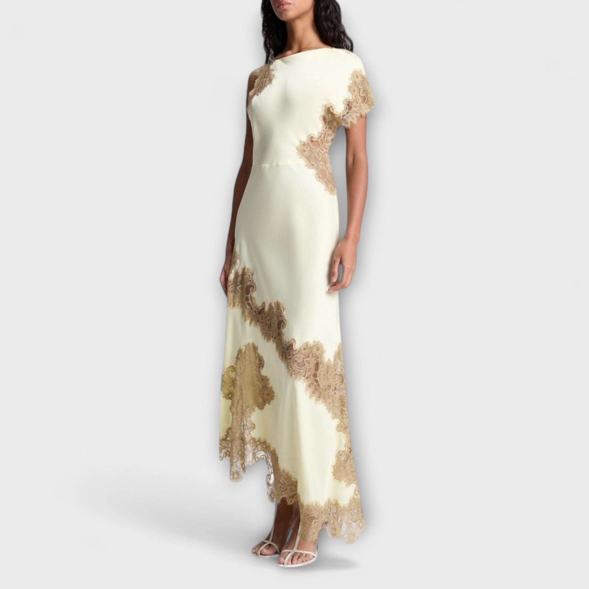 마가렛 - 새틴과 레이스 장식이 있는 맥시 드레스