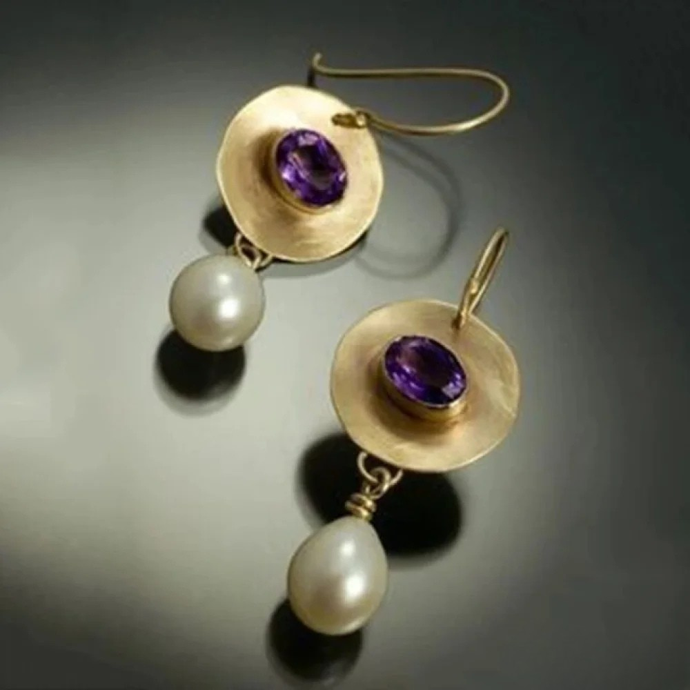 Boucles d'oreilles vintage en or avec zirconium violet et perles