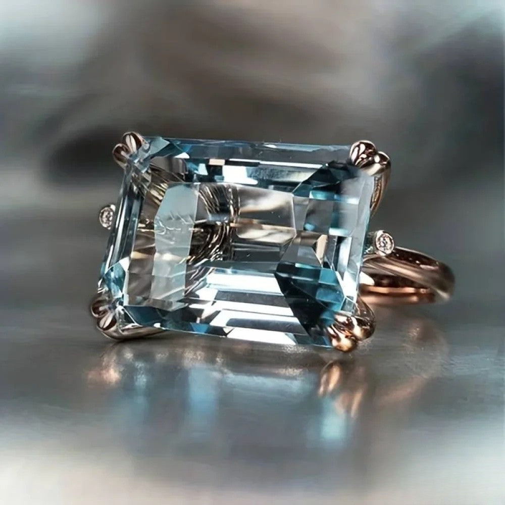 Klassischer Vintage-Ring mit blauem Zirkonia