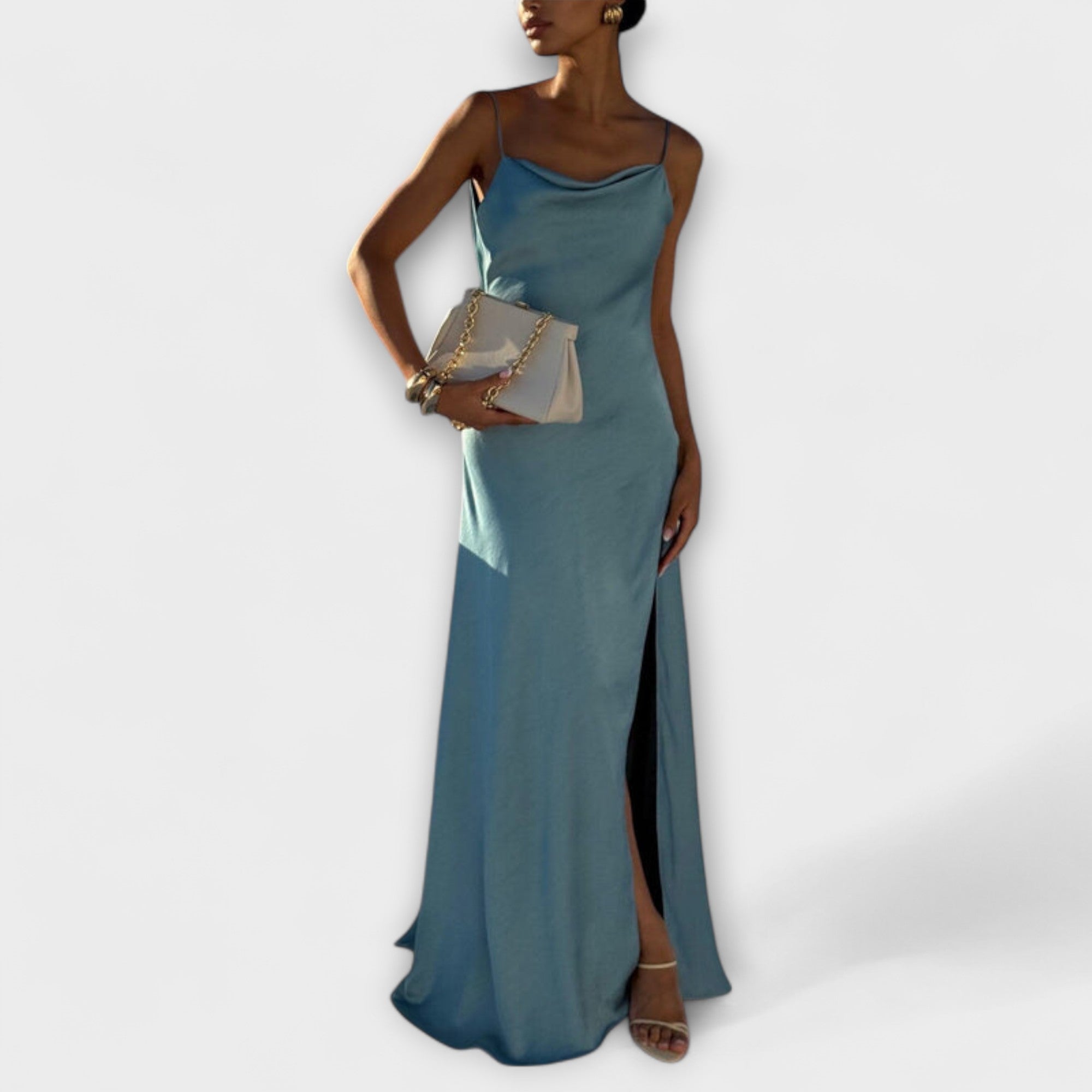Hallie - Robe maxi chic en satin avec fente haute