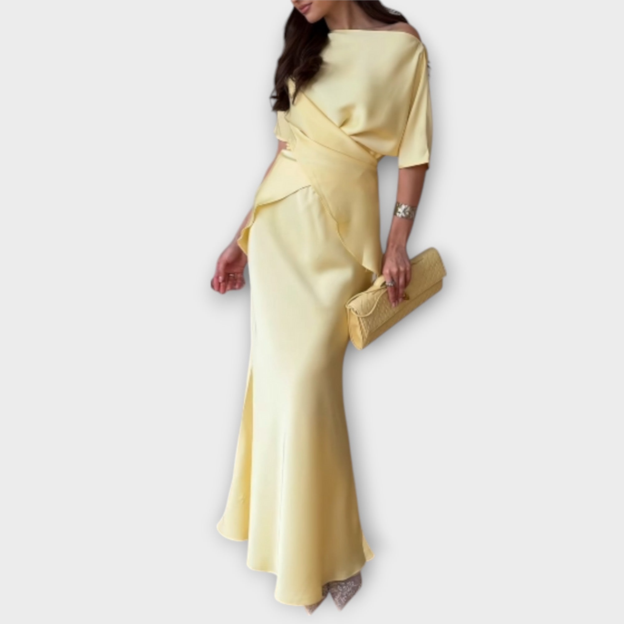 Finja - Ensemble haut épaules dénudées avec nœud devant et jupe