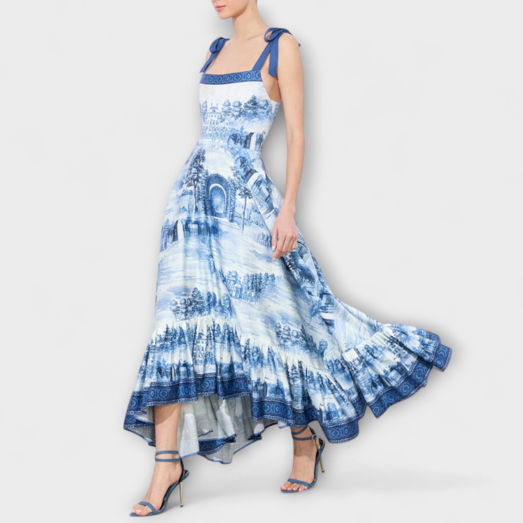 Lucia - Charmig blommig maxiklänning